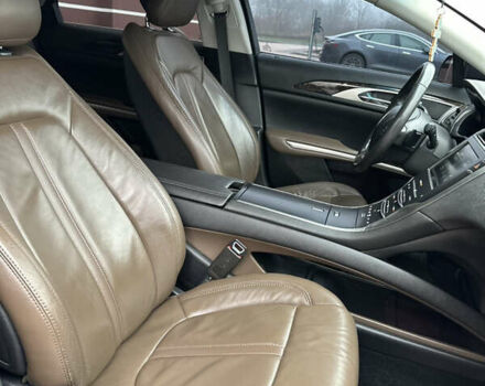 Черный Линкольн МКЗ, объемом двигателя 2 л и пробегом 209 тыс. км за 10000 $, фото 17 на Automoto.ua