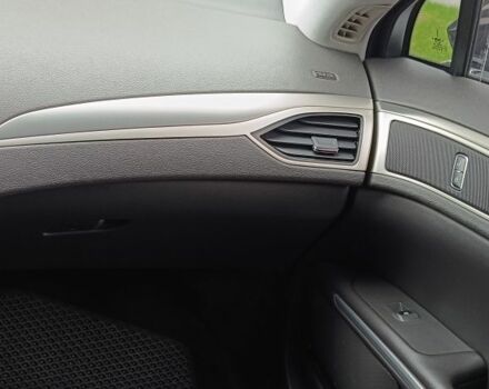 Черный Линкольн МКЗ, объемом двигателя 2 л и пробегом 162 тыс. км за 11000 $, фото 14 на Automoto.ua