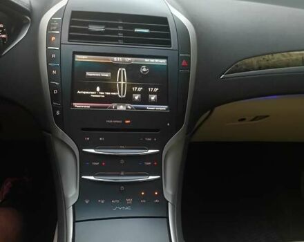 Черный Линкольн МКЗ, объемом двигателя 2 л и пробегом 242 тыс. км за 12800 $, фото 27 на Automoto.ua