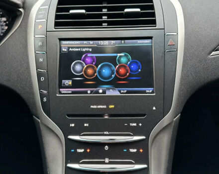 Черный Линкольн МКЗ, объемом двигателя 2 л и пробегом 209 тыс. км за 10000 $, фото 27 на Automoto.ua