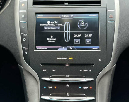 Черный Линкольн МКЗ, объемом двигателя 2 л и пробегом 209 тыс. км за 10000 $, фото 25 на Automoto.ua