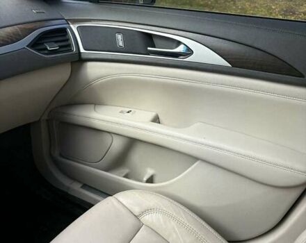 Чорний Лінкольн MKZ, об'ємом двигуна 2 л та пробігом 182 тис. км за 14900 $, фото 10 на Automoto.ua