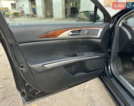 Черный Линкольн МКЗ, объемом двигателя 0 л и пробегом 180 тыс. км за 9400 $, фото 9 на Automoto.ua