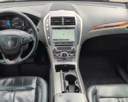 Черный Линкольн МКЗ, объемом двигателя 2 л и пробегом 53 тыс. км за 10000 $, фото 5 на Automoto.ua