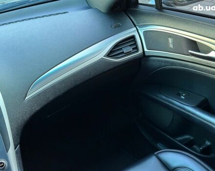 Чорний Лінкольн MKZ, об'ємом двигуна 2 л та пробігом 90 тис. км за 14990 $, фото 19 на Automoto.ua