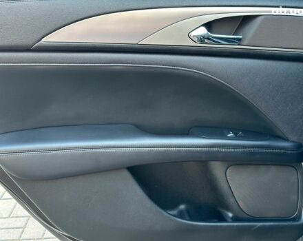 Чорний Лінкольн MKZ, об'ємом двигуна 2 л та пробігом 90 тис. км за 14990 $, фото 16 на Automoto.ua