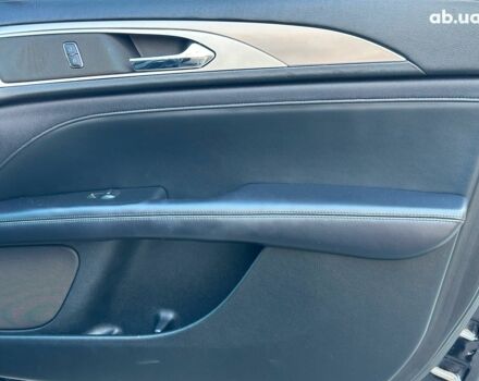 Чорний Лінкольн MKZ, об'ємом двигуна 2 л та пробігом 90 тис. км за 14990 $, фото 22 на Automoto.ua