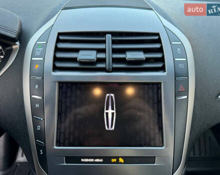 Черный Линкольн МКЗ, объемом двигателя 2 л и пробегом 114 тыс. км за 16200 $, фото 13 на Automoto.ua