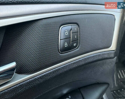 Черный Линкольн МКЗ, объемом двигателя 2 л и пробегом 114 тыс. км за 16200 $, фото 16 на Automoto.ua