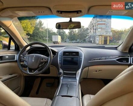 Червоний Лінкольн MKZ, об'ємом двигуна 2 л та пробігом 263 тис. км за 9000 $, фото 5 на Automoto.ua