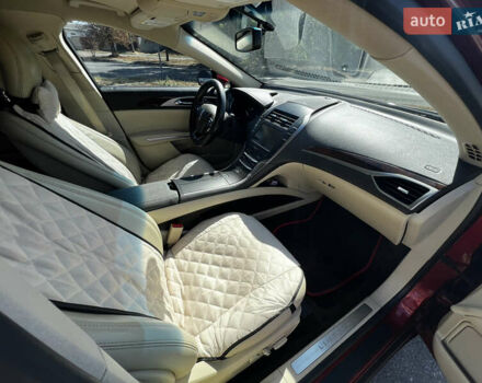 Красный Линкольн МКЗ, объемом двигателя 2 л и пробегом 147 тыс. км за 13300 $, фото 9 на Automoto.ua