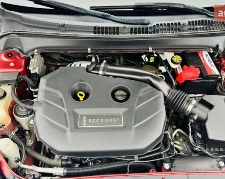 Красный Линкольн МКЗ, объемом двигателя 2 л и пробегом 141 тыс. км за 12500 $, фото 9 на Automoto.ua