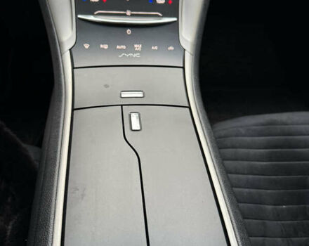 Червоний Лінкольн MKZ, об'ємом двигуна 2 л та пробігом 130 тис. км за 13000 $, фото 11 на Automoto.ua