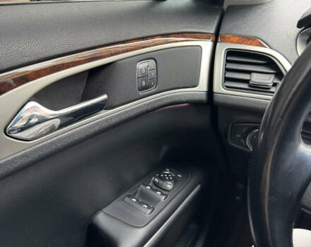 Червоний Лінкольн MKZ, об'ємом двигуна 2 л та пробігом 130 тис. км за 13000 $, фото 9 на Automoto.ua