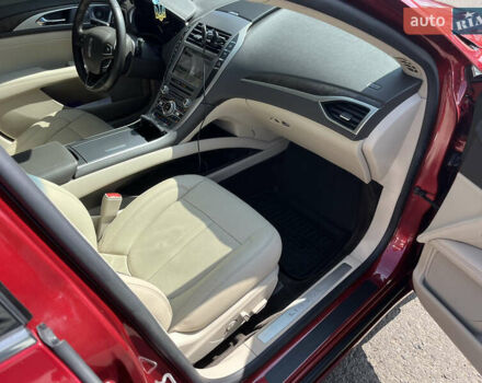 Красный Линкольн МКЗ, объемом двигателя 2 л и пробегом 130 тыс. км за 18499 $, фото 12 на Automoto.ua