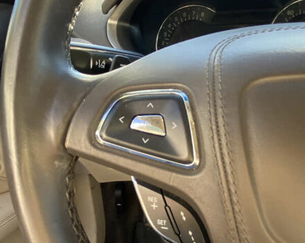 Красный Линкольн МКЗ, объемом двигателя 3.5 л и пробегом 141 тыс. км за 17300 $, фото 20 на Automoto.ua