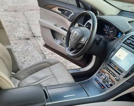 Красный Линкольн МКЗ, объемом двигателя 2 л и пробегом 116 тыс. км за 24789 $, фото 9 на Automoto.ua