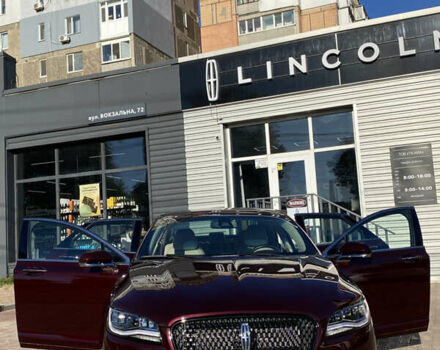 Красный Линкольн МКЗ, объемом двигателя 3.5 л и пробегом 141 тыс. км за 17300 $, фото 2 на Automoto.ua