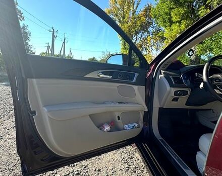 Червоний Лінкольн MKZ, об'ємом двигуна 2 л та пробігом 148 тис. км за 19700 $, фото 6 на Automoto.ua