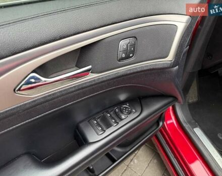 Красный Линкольн МКЗ, объемом двигателя 2 л и пробегом 36 тыс. км за 19990 $, фото 9 на Automoto.ua