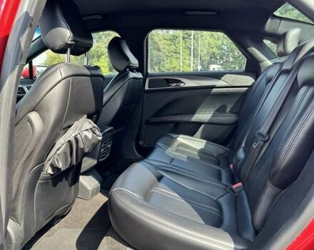 Красный Линкольн МКЗ, объемом двигателя 2 л и пробегом 33 тыс. км за 21500 $, фото 8 на Automoto.ua