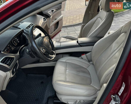 Красный Линкольн МКЗ, объемом двигателя 2 л и пробегом 61 тыс. км за 18900 $, фото 18 на Automoto.ua