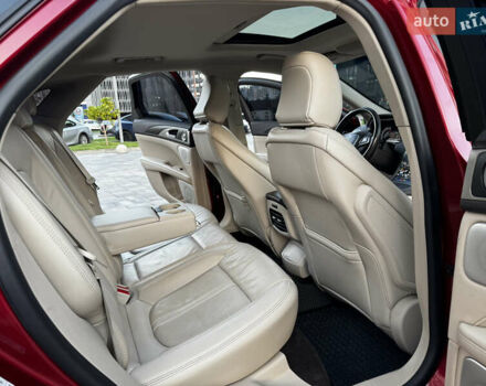 Красный Линкольн МКЗ, объемом двигателя 2 л и пробегом 61 тыс. км за 17900 $, фото 23 на Automoto.ua
