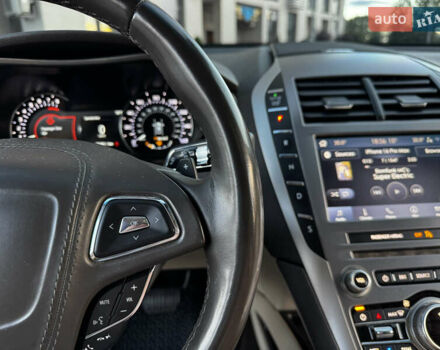 Красный Линкольн МКЗ, объемом двигателя 2 л и пробегом 61 тыс. км за 17900 $, фото 34 на Automoto.ua