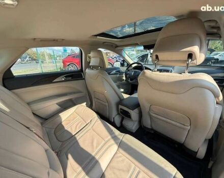 Линкольн МКЗ, объемом двигателя 2 л и пробегом 125 тыс. км за 10200 $, фото 16 на Automoto.ua