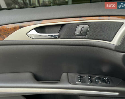 Серый Линкольн МКЗ, объемом двигателя 2 л и пробегом 238 тыс. км за 11800 $, фото 7 на Automoto.ua