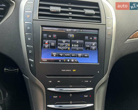 Серый Линкольн МКЗ, объемом двигателя 2 л и пробегом 238 тыс. км за 11800 $, фото 19 на Automoto.ua