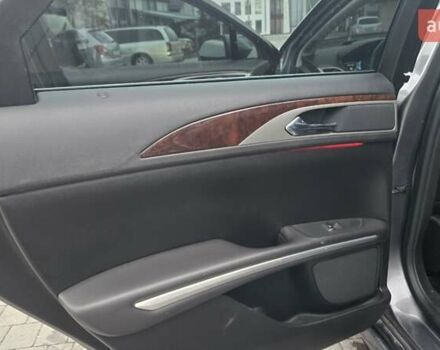 Лінкольн MKZ 2013 у Бродах на Automoto.ua Сірий Лінкольн MKZ, об'ємом двигуна 2 л та пробігом 244 тис. км за 13800 $, фото 17 на Automoto.ua