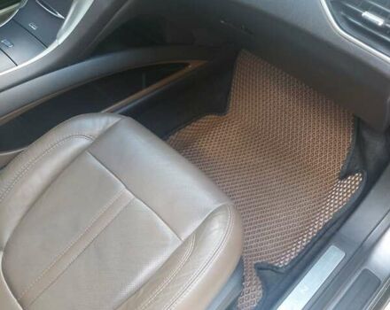 Серый Линкольн МКЗ, объемом двигателя 2 л и пробегом 180 тыс. км за 13000 $, фото 10 на Automoto.ua