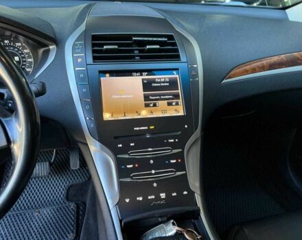 Сірий Лінкольн MKZ, об'ємом двигуна 2 л та пробігом 150 тис. км за 9900 $, фото 17 на Automoto.ua