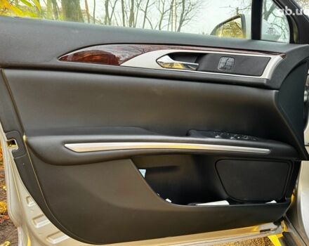 Серый Линкольн МКЗ, объемом двигателя 2 л и пробегом 114 тыс. км за 13890 $, фото 11 на Automoto.ua