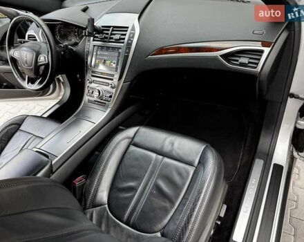 Сірий Лінкольн MKZ, об'ємом двигуна 2 л та пробігом 74 тис. км за 15900 $, фото 18 на Automoto.ua