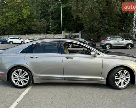 Серый Линкольн МКЗ, объемом двигателя 2 л и пробегом 180 тыс. км за 12000 $, фото 4 на Automoto.ua