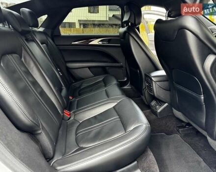 Сірий Лінкольн MKZ, об'ємом двигуна 2 л та пробігом 74 тис. км за 15900 $, фото 17 на Automoto.ua