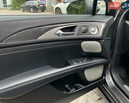 Сірий Лінкольн MKZ, об'ємом двигуна 2.96 л та пробігом 112 тис. км за 21500 $, фото 11 на Automoto.ua