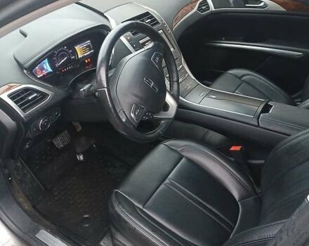 Сірий Лінкольн MKZ, об'ємом двигуна 2 л та пробігом 119 тис. км за 14000 $, фото 5 на Automoto.ua