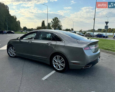 Серый Линкольн МКЗ, объемом двигателя 2 л и пробегом 180 тыс. км за 12000 $, фото 7 на Automoto.ua