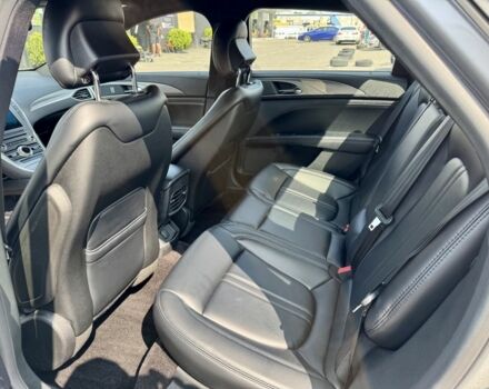 Сірий Лінкольн MKZ, об'ємом двигуна 2 л та пробігом 123 тис. км за 15300 $, фото 8 на Automoto.ua