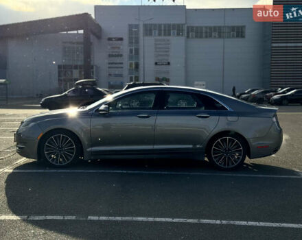 Сірий Лінкольн MKZ, об'ємом двигуна 2 л та пробігом 240 тис. км за 13300 $, фото 1 на Automoto.ua