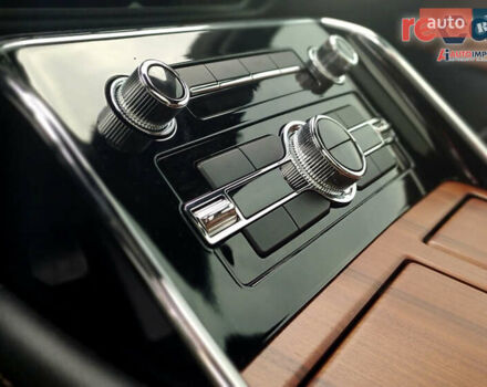 Белый Линкольн Навигатор, объемом двигателя 3.5 л и пробегом 43 тыс. км за 57000 $, фото 16 на Automoto.ua