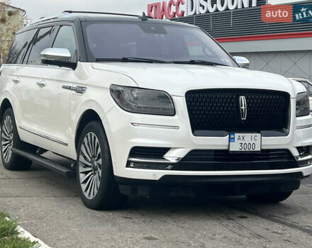 Белый Линкольн Навигатор, объемом двигателя 3.5 л и пробегом 81 тыс. км за 65000 $, фото 1 на Automoto.ua