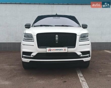 Белый Линкольн Навигатор, объемом двигателя 3.5 л и пробегом 43 тыс. км за 57000 $, фото 1 на Automoto.ua