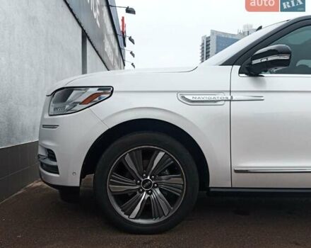 Белый Линкольн Навигатор, объемом двигателя 3.5 л и пробегом 43 тыс. км за 57000 $, фото 3 на Automoto.ua