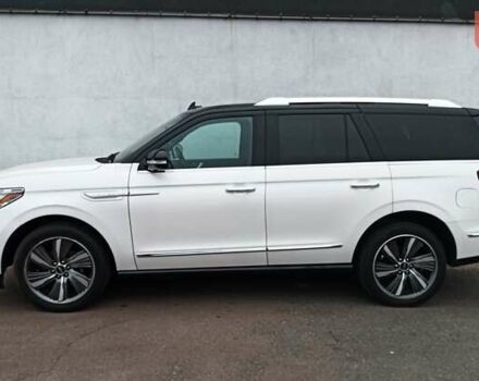 Белый Линкольн Навигатор, объемом двигателя 3.5 л и пробегом 43 тыс. км за 57000 $, фото 4 на Automoto.ua