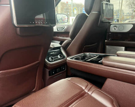 Белый Линкольн Навигатор, объемом двигателя 3.5 л и пробегом 81 тыс. км за 65000 $, фото 16 на Automoto.ua