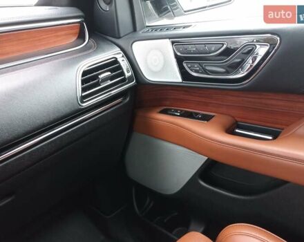 Белый Линкольн Навигатор, объемом двигателя 3.5 л и пробегом 43 тыс. км за 57000 $, фото 22 на Automoto.ua